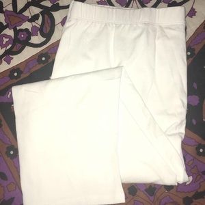 No Boundaries Plain White Cropped Leggings